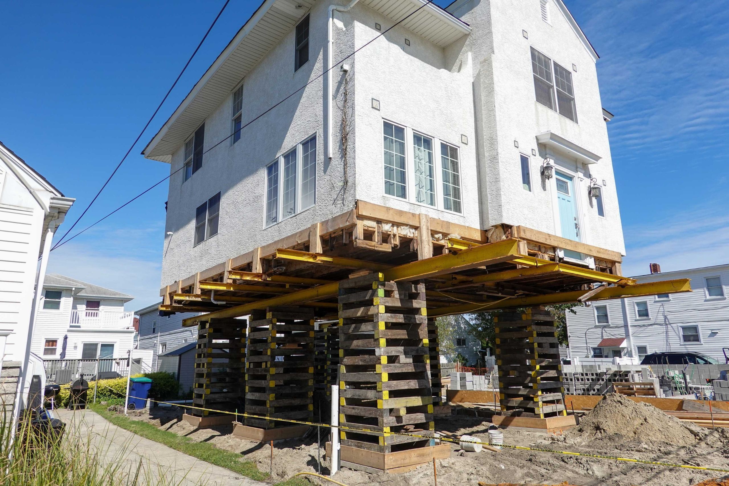 Located in Roanoke, Virginia, we are a company that specializes in house lifting, small distance house moving, piles and foundations.